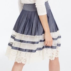 Ann Taylor Chambray Pleated Swing Skirt Size 4